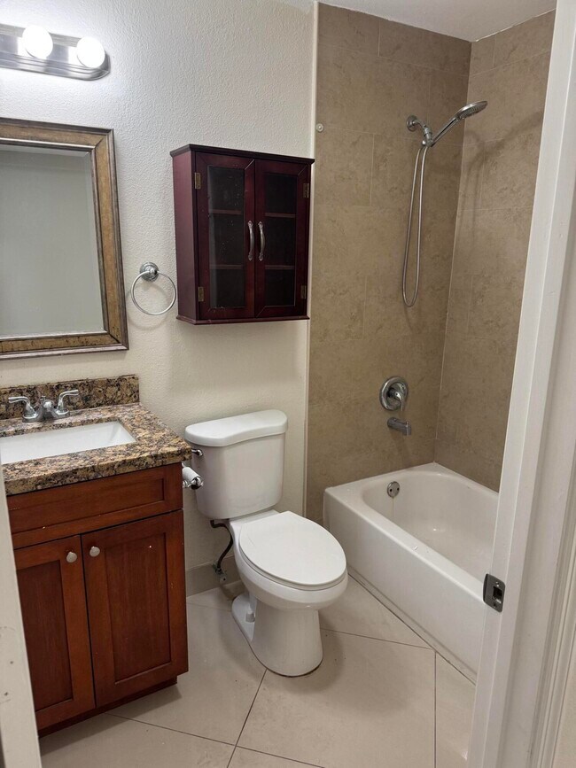 Building Photo - 881 Camellia Dr