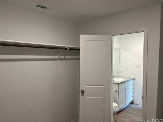 Building Photo - 6507 Scarecrow Wy