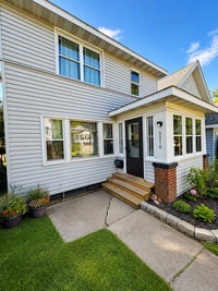 Building Photo - Available Immediately! 3 Bed 1 Bath Single Family Home!