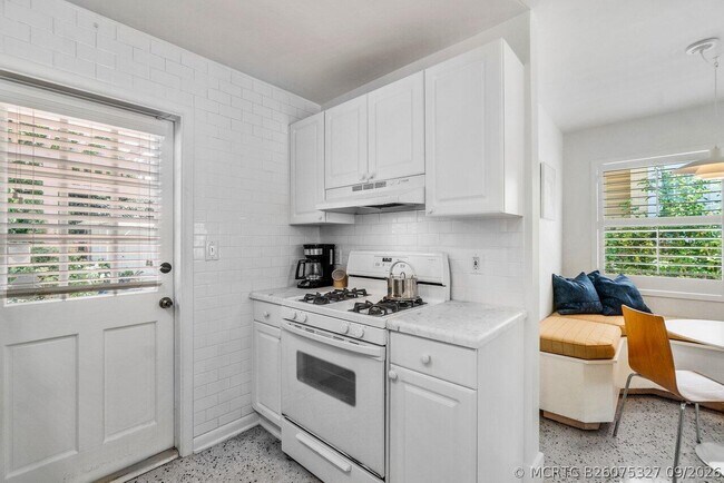 Building Photo - 612 Kanuga Dr