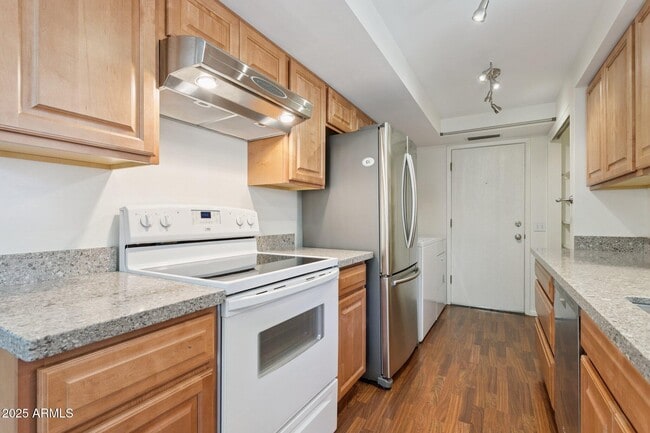 Building Photo - 10420 N 11th Pl