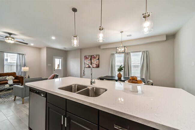 Building Photo - 3623 Pathfinder Ct