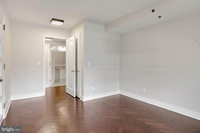 Building Photo - 1155 23rd St NW