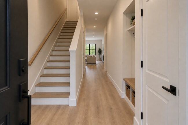 Building Photo - 8 Mountain Vista Dr