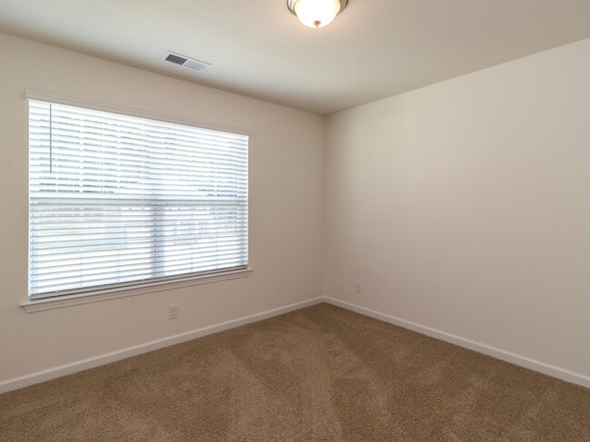 Building Photo - 4831 Birchcrest Ln