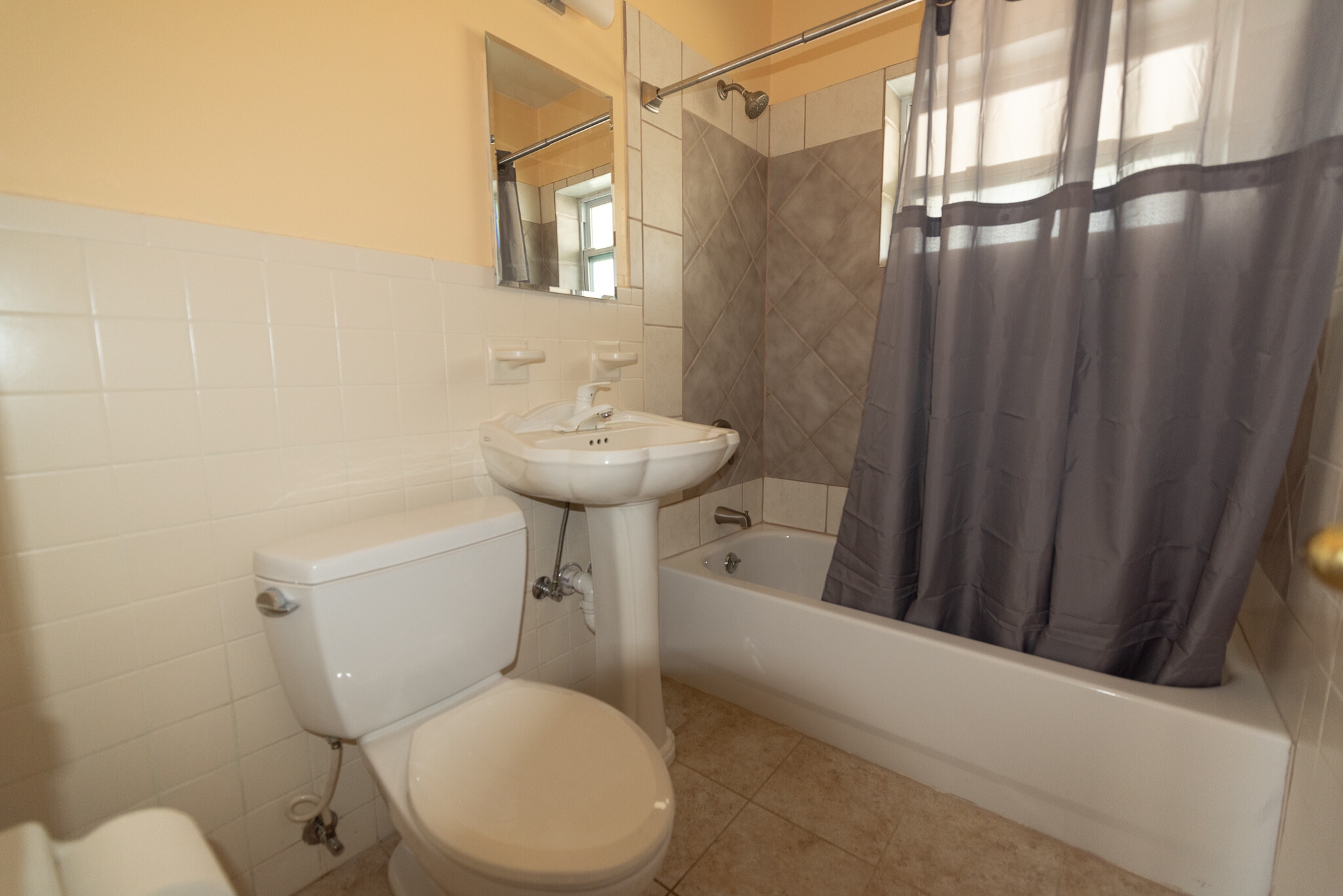 Building Photo - 619 Guild Dr