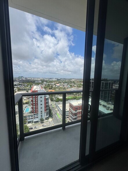 Building Photo - 253 NE 2nd St