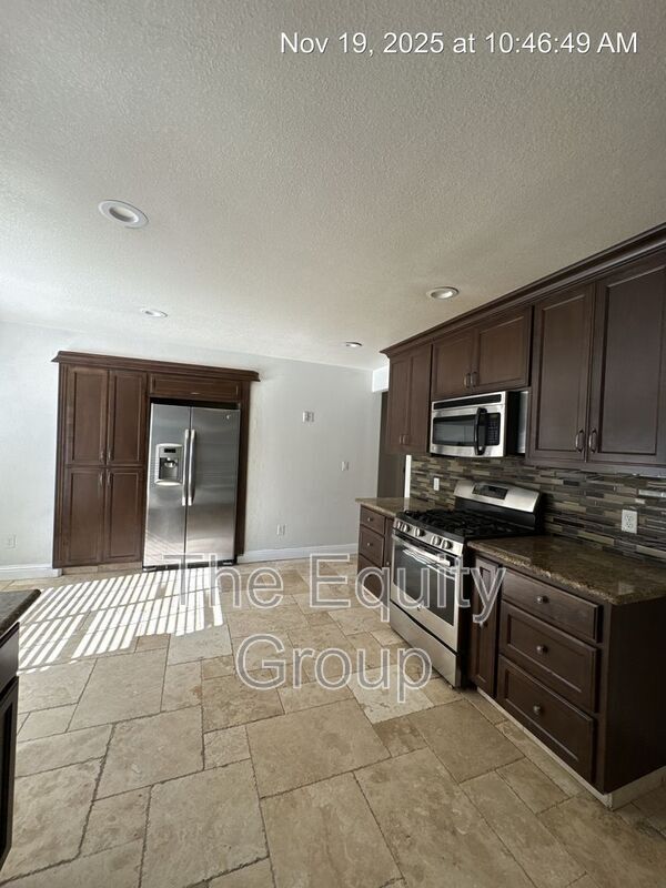 Building Photo - 4909 W Leighson Ave