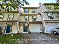 Building Photo - 1228 Cora St SE
