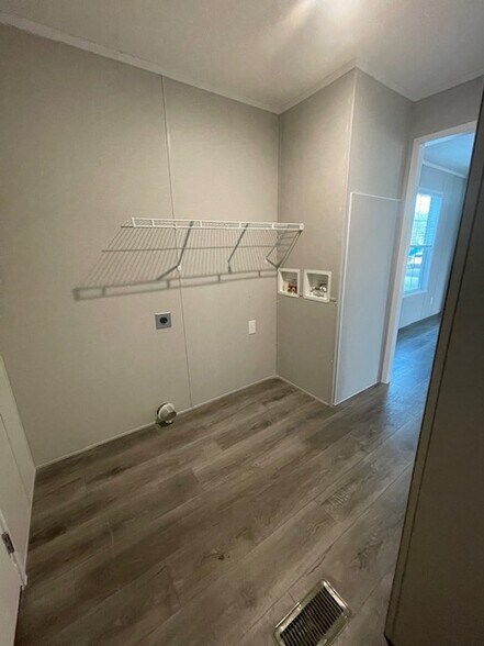 Building Photo - 22 Bellwood Dr