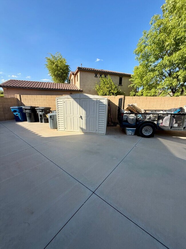 Building Photo - Spacious 6-bedroom, 2.5-bathroom home in Chandler, Welcome to the family friendly community of Su...