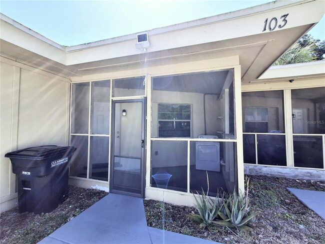 Building Photo - 101 S Evergreen Ave
