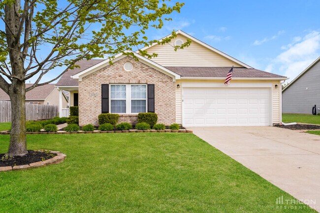 Primary Photo - 1230 Redwood Dr