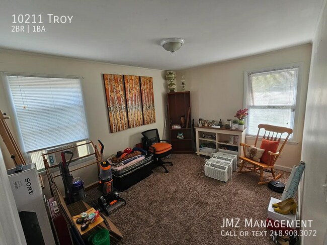 Building Photo - 10211 Troy-