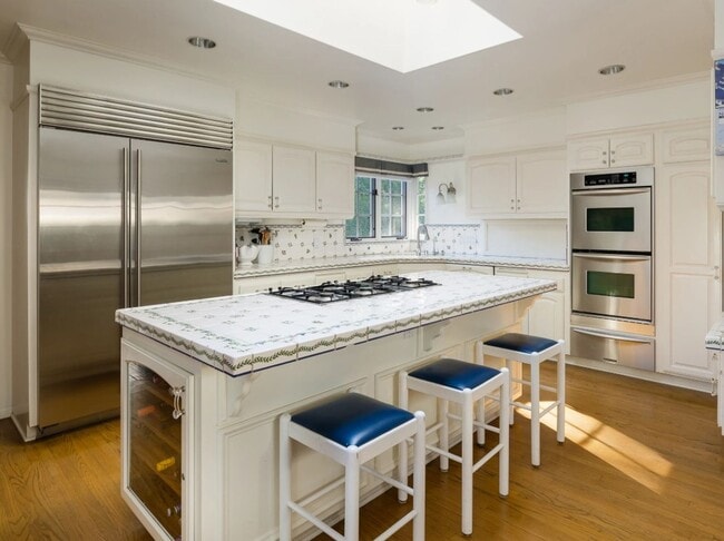 Building Photo - 4 Bed in Palos Verdes Estate • Valmonte Neighborhood