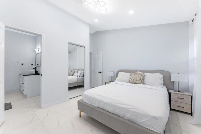 Building Photo - 13947 Geranium Pl