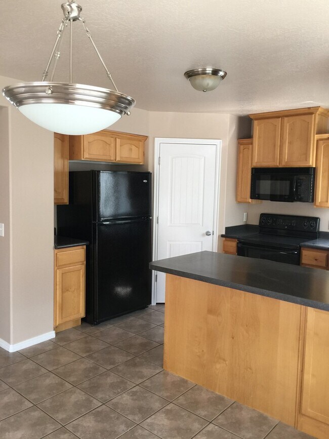 Building Photo - Beautiful Harbor Point Family Home in Lehi