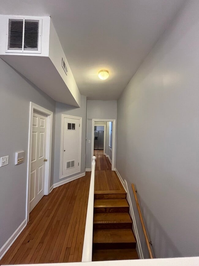 Building Photo - 2437 W Lexington St