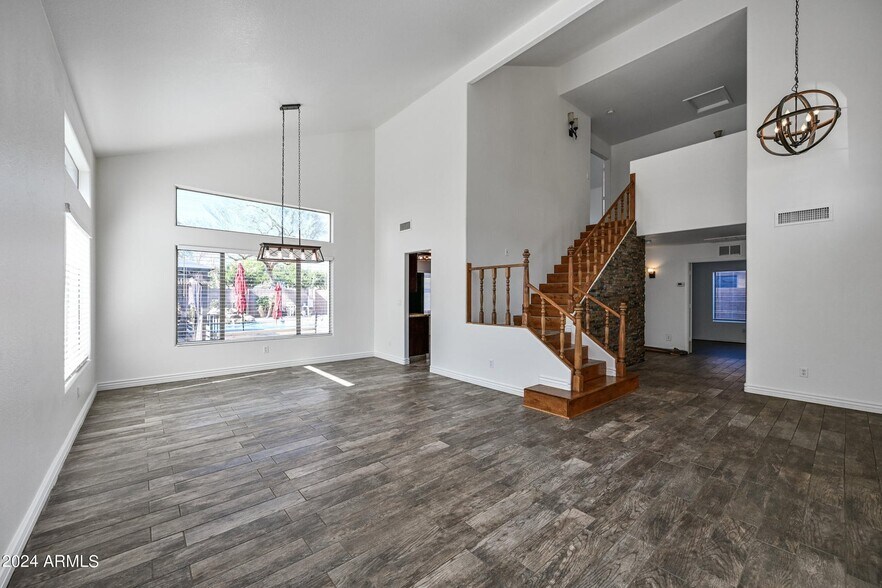 Building Photo - 1836 E Aspen Way