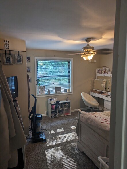 Building Photo - 235 Frankfort Ave