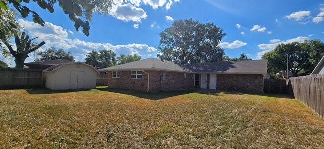 Building Photo - 4315 Navajo St
