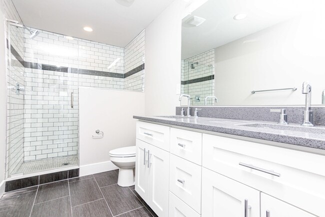 Master bath! - 3509 Chestnut Ave