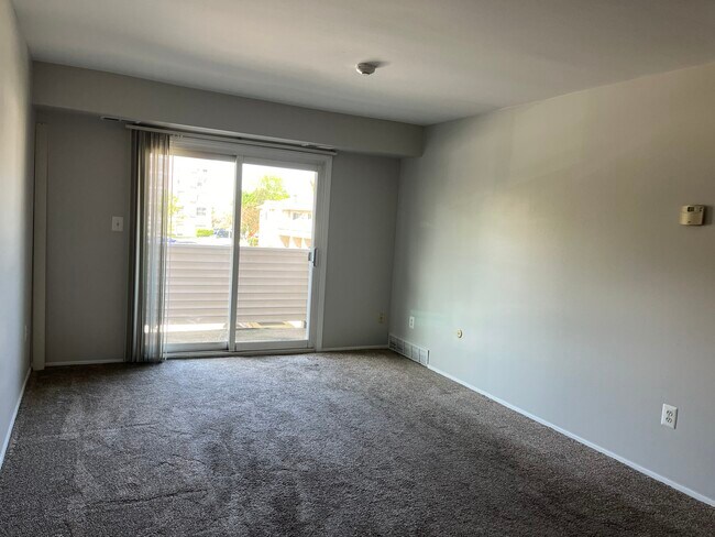 Primary Photo - 44457 Savery Dr