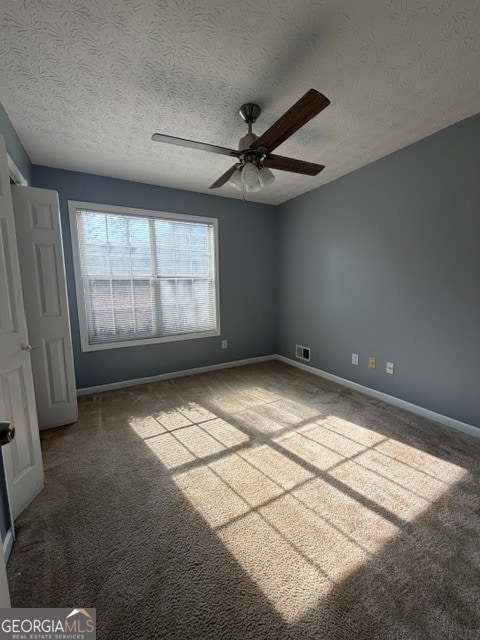 Building Photo - 190 Oakwood Cir