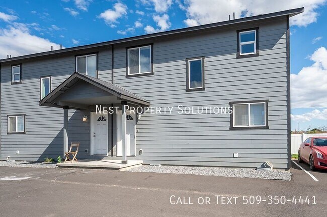 Primary Photo - 2705 W Marina Dr