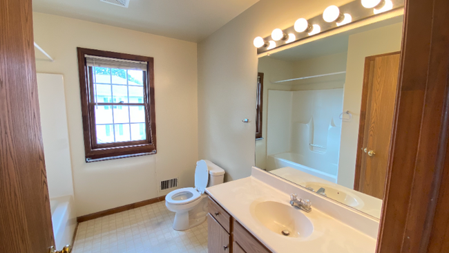 Building Photo - 4212 Menga Dr