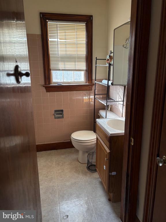 Building Photo - 1983 Northwestern Turnpike