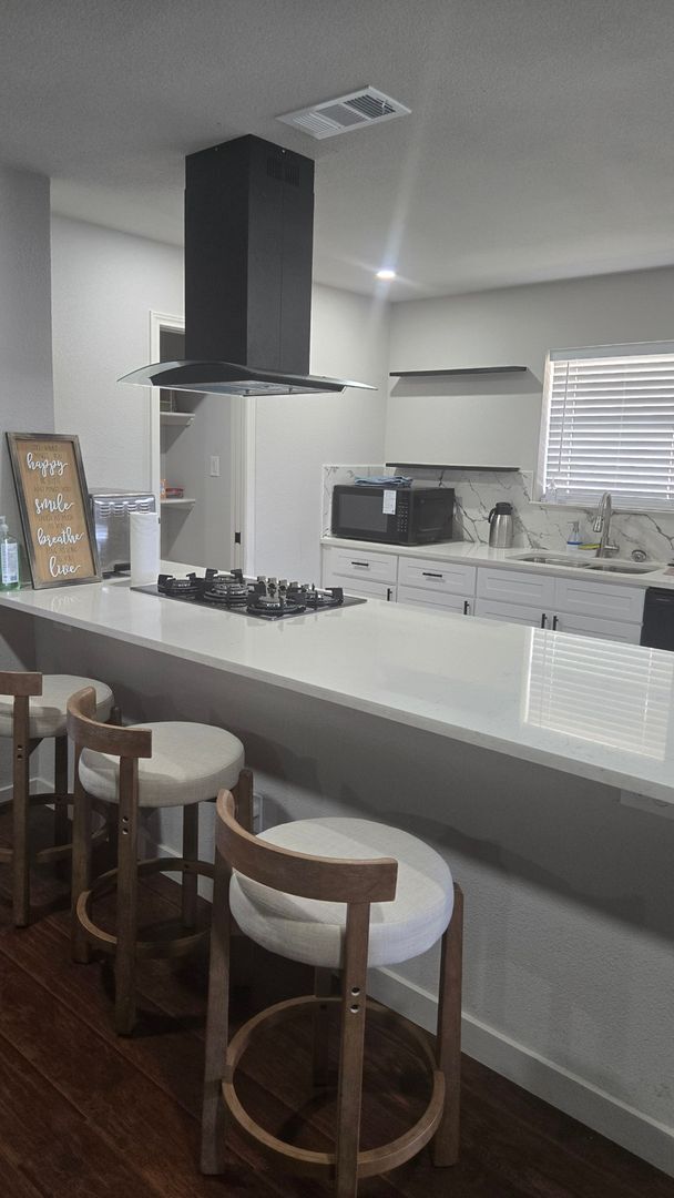 Building Photo - Spacious 4BR House in Dallas