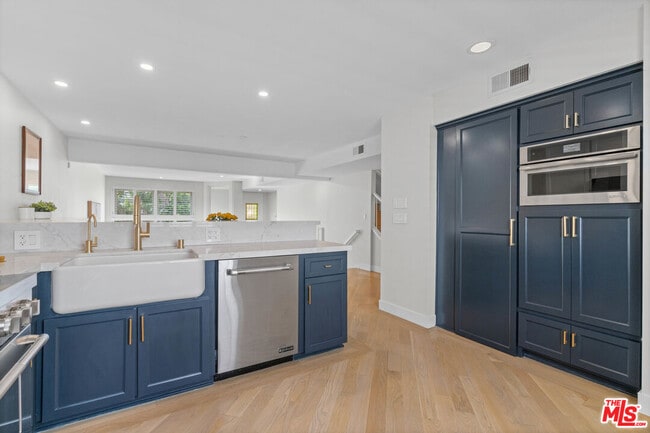 Building Photo - 13072 Maxella Ave