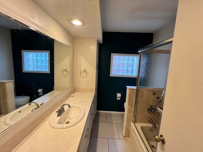 Building Photo - 10 Arroyo-Santiago