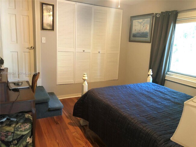 Building Photo - 1524 Argyle Dr