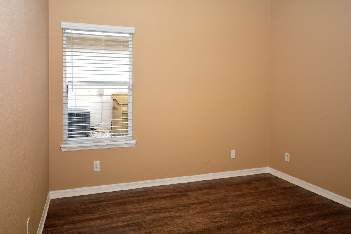 Building Photo - 10747 Masters Dr