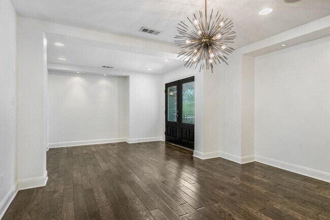 Building Photo - 306 Briarwood Trail