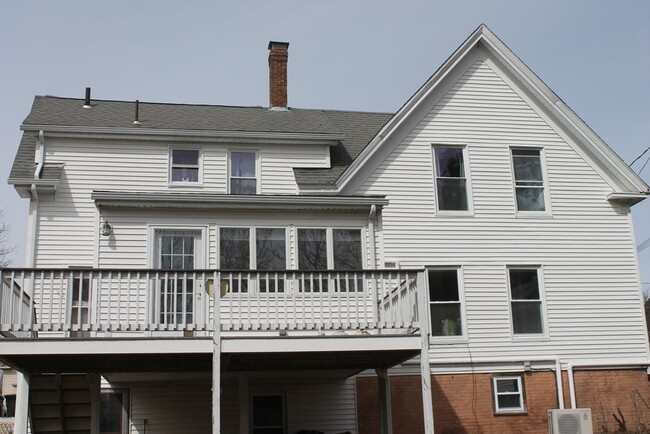 Building Photo - 112 Cottage St