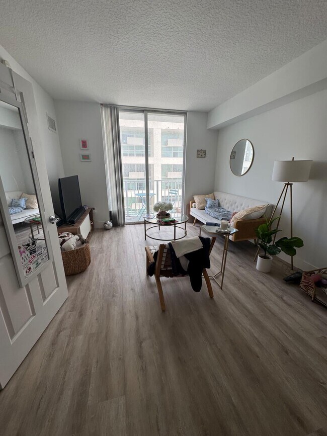 Building Photo - 115 SW 11th St