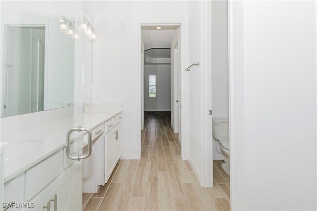 Building Photo - 5947 Sunningdale St