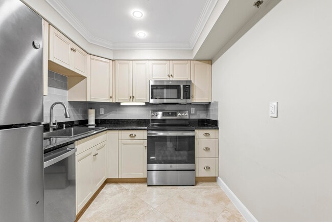 Building Photo - 3301 S Ocean Blvd