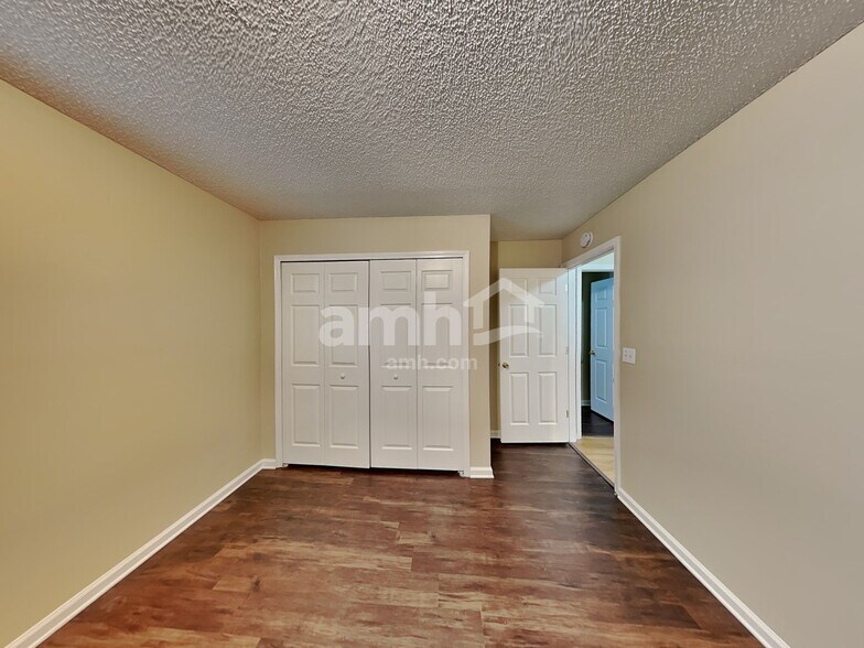 Building Photo - 3079 Wavering Ln