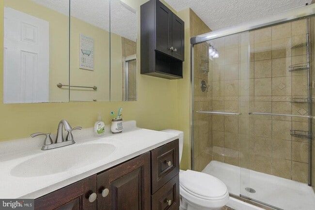 Building Photo - 6121 Cedar Wood Dr