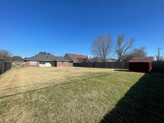 Building Photo - Beautiful Home Located In North Bossier