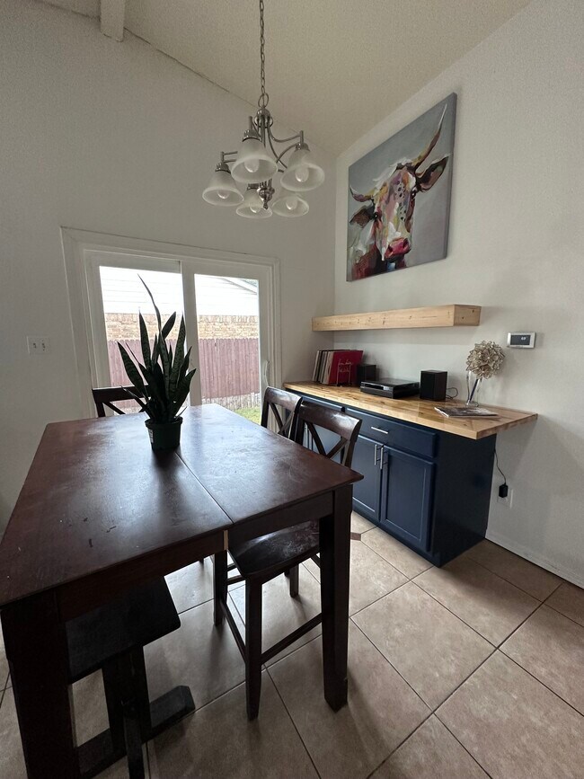 Building Photo - 6916 Elliot Ct