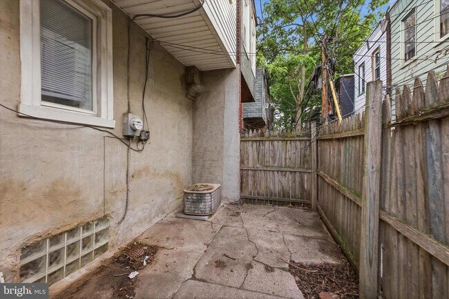 Building Photo - 4223 N Hicks St