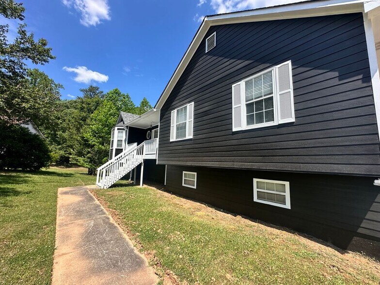 Building Photo - 312 Stillwood Ct