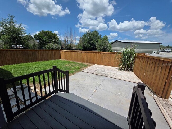 Building Photo - 8 Poinsettia Dr