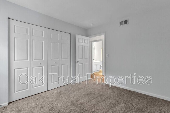 Building Photo - 1402 Camp Rd