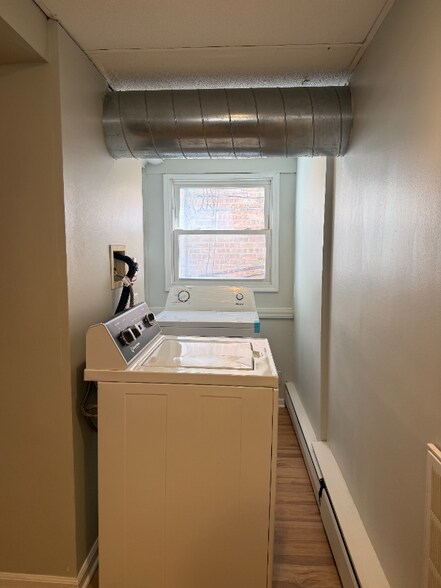 Building Photo - 7437 W Irving Park Rd